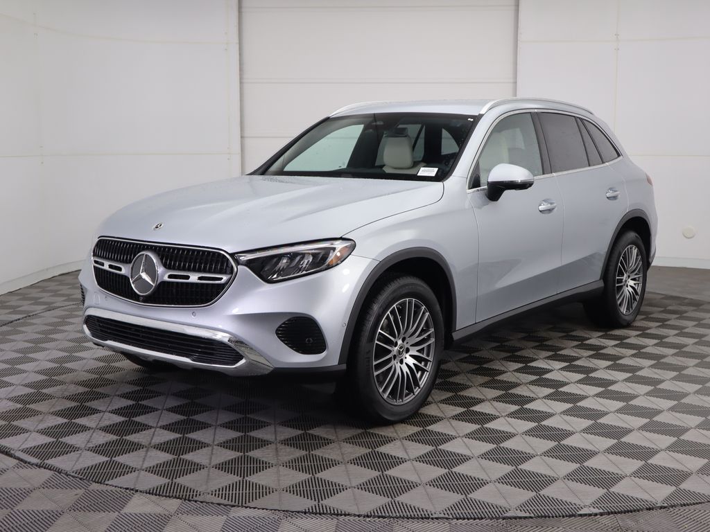 2026 Mercedes-Benz GLC Base's photo