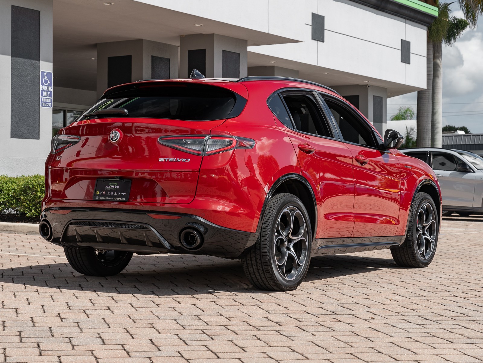 2024 Alfa Romeo Stelvio photo 20