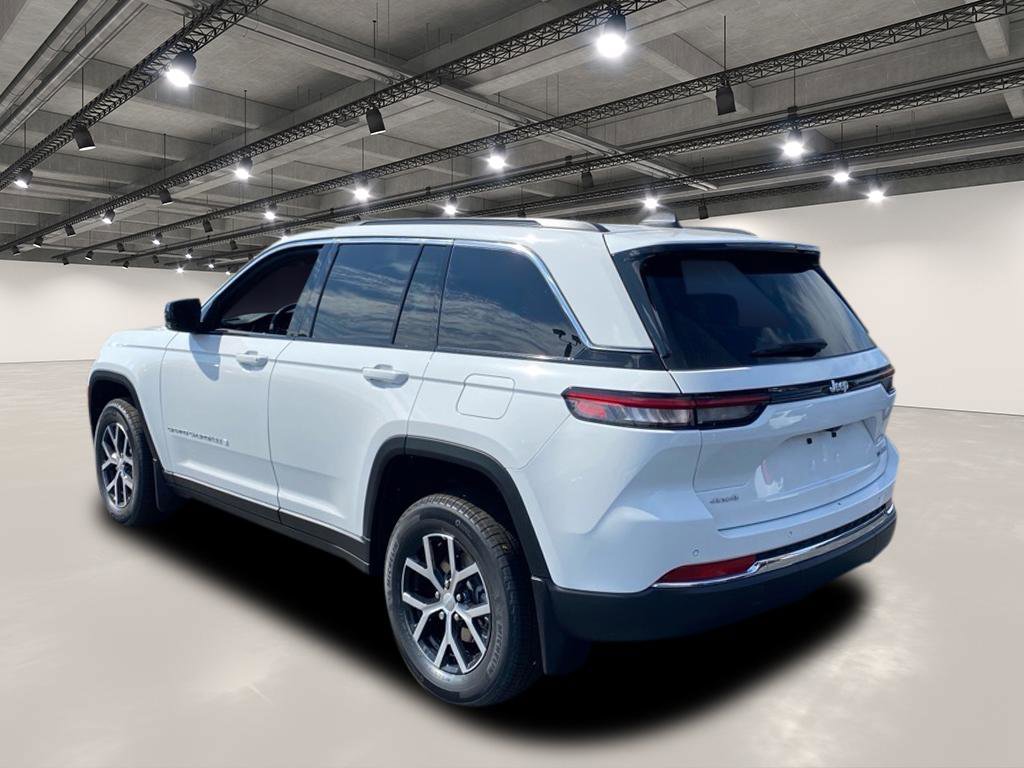 2025 Jeep Grand Cherokee Limited photo 2