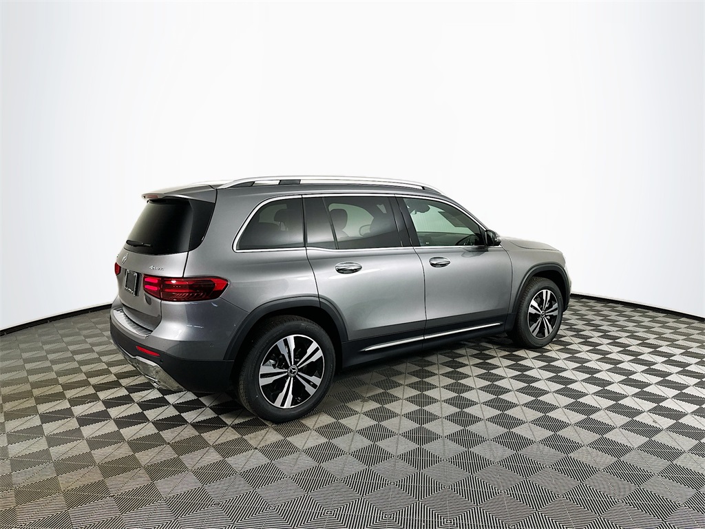 2026 Mercedes Benz GLB 250 4MATIC photo 3