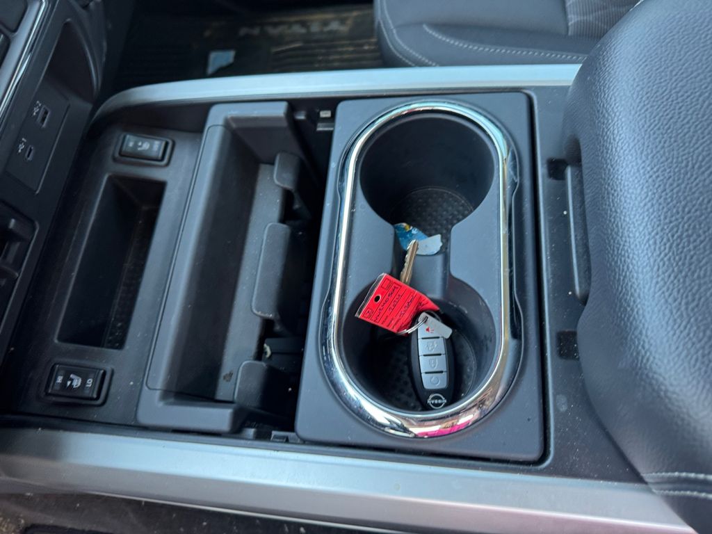 2024 Nissan Titan SV photo 22