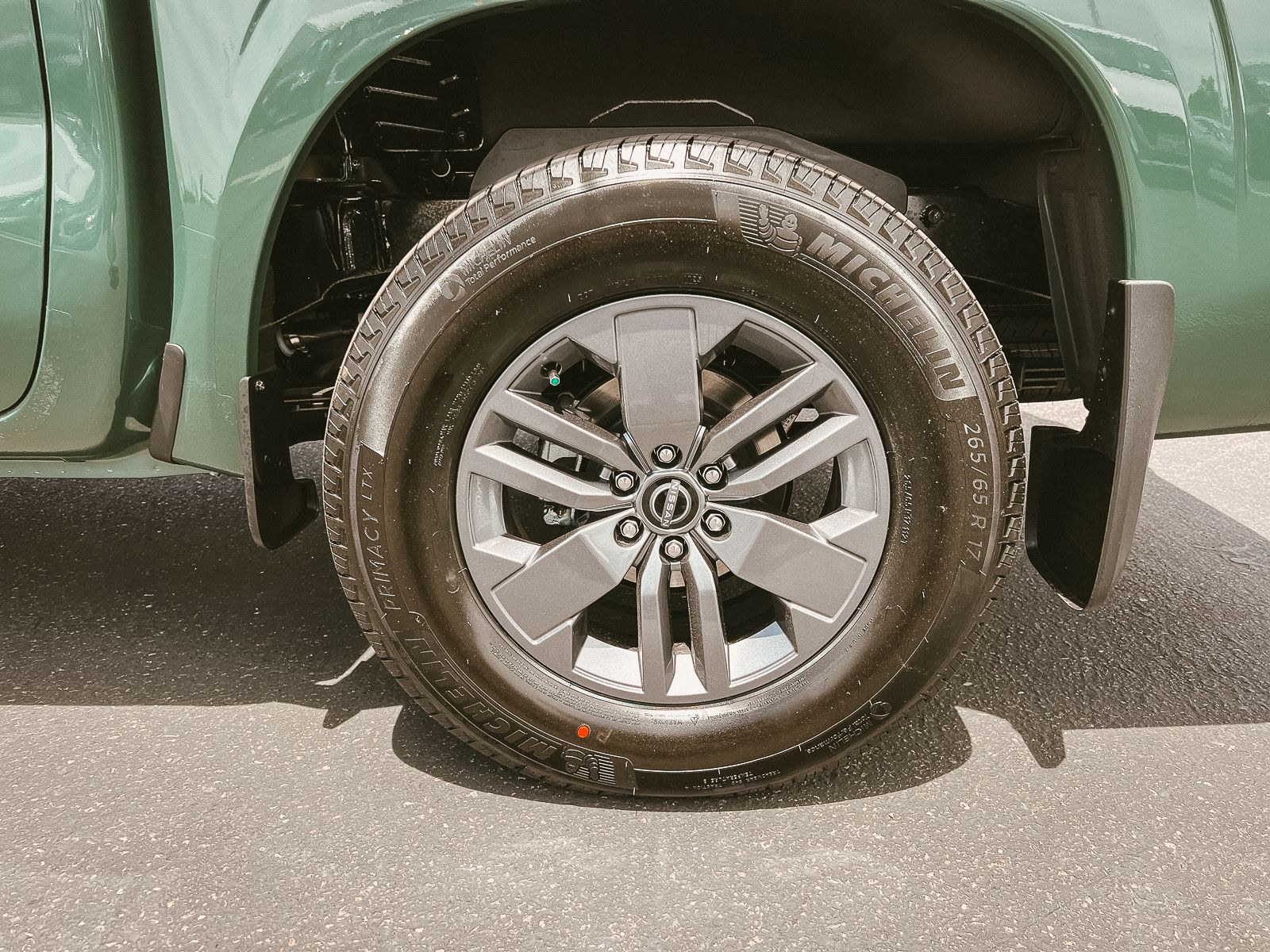 2025 Nissan Frontier SV photo 3