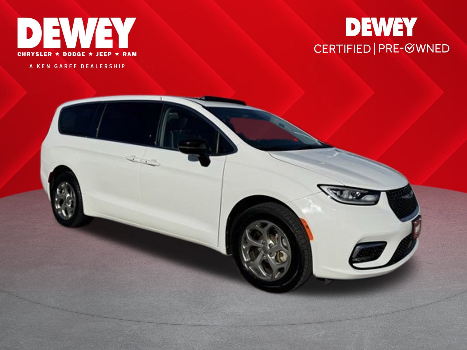 2024 Chrysler Pacifica Limited's photo