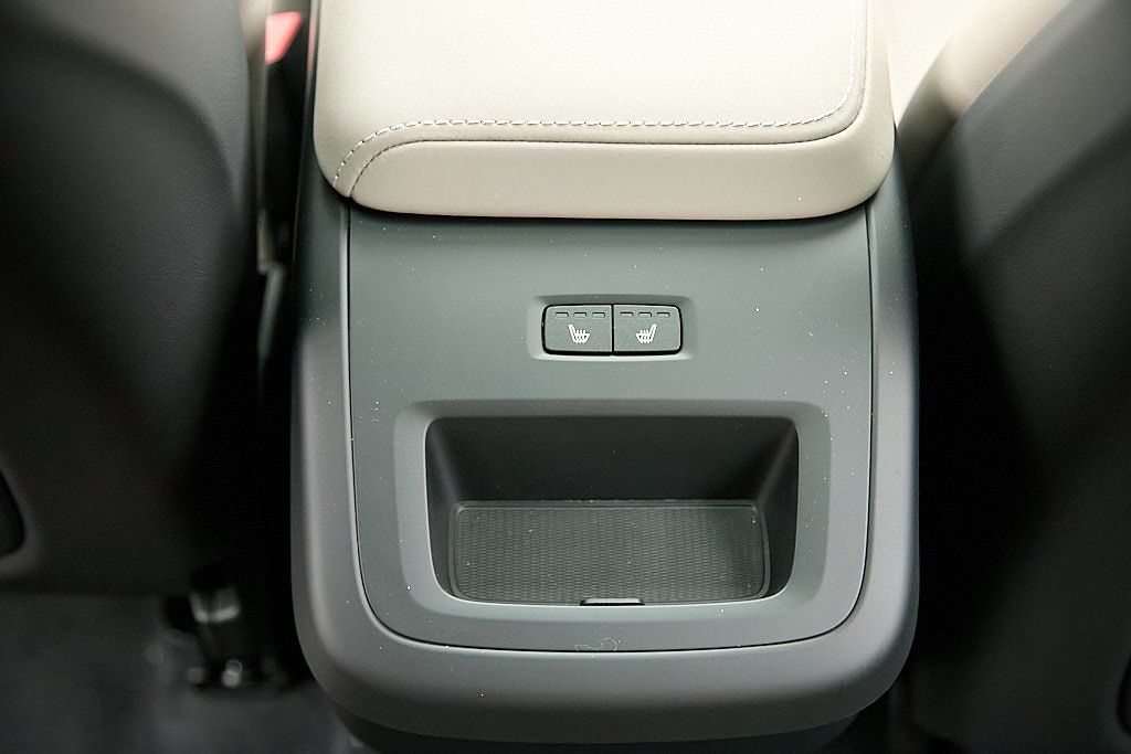 2026 VOLVO XC60 - Image 23