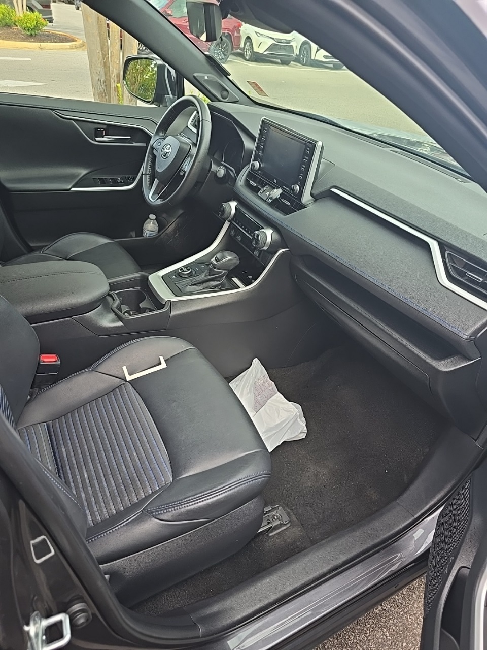 2021 Toyota RAV4 XSE photo 4