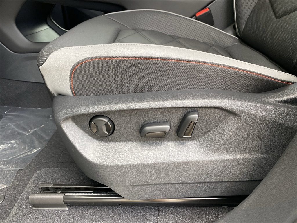 2025 Volkswagen Atlas Peak Edition SE photo 15