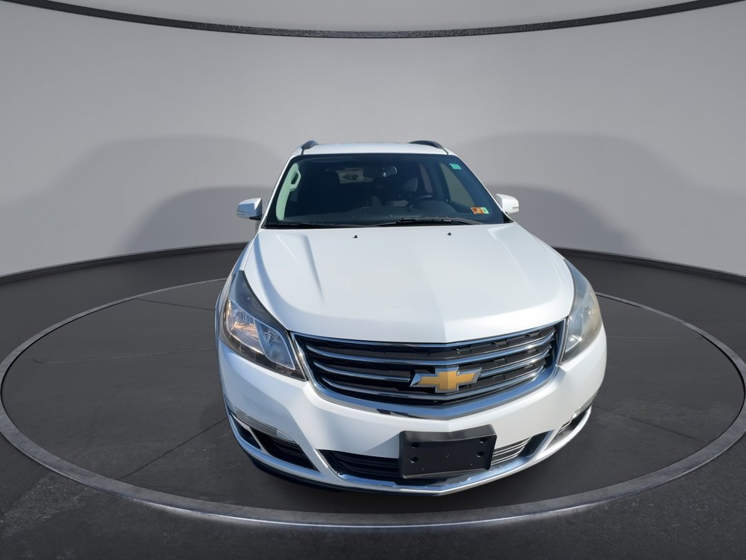 2017 Chevrolet Traverse 1LT photo 3