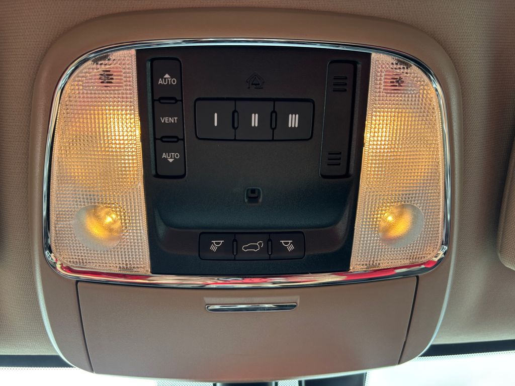 2021 Jeep Grand Cherokee Limited photo 24