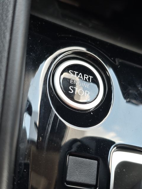 2025 Nissan Versa 1.6 SV photo 29