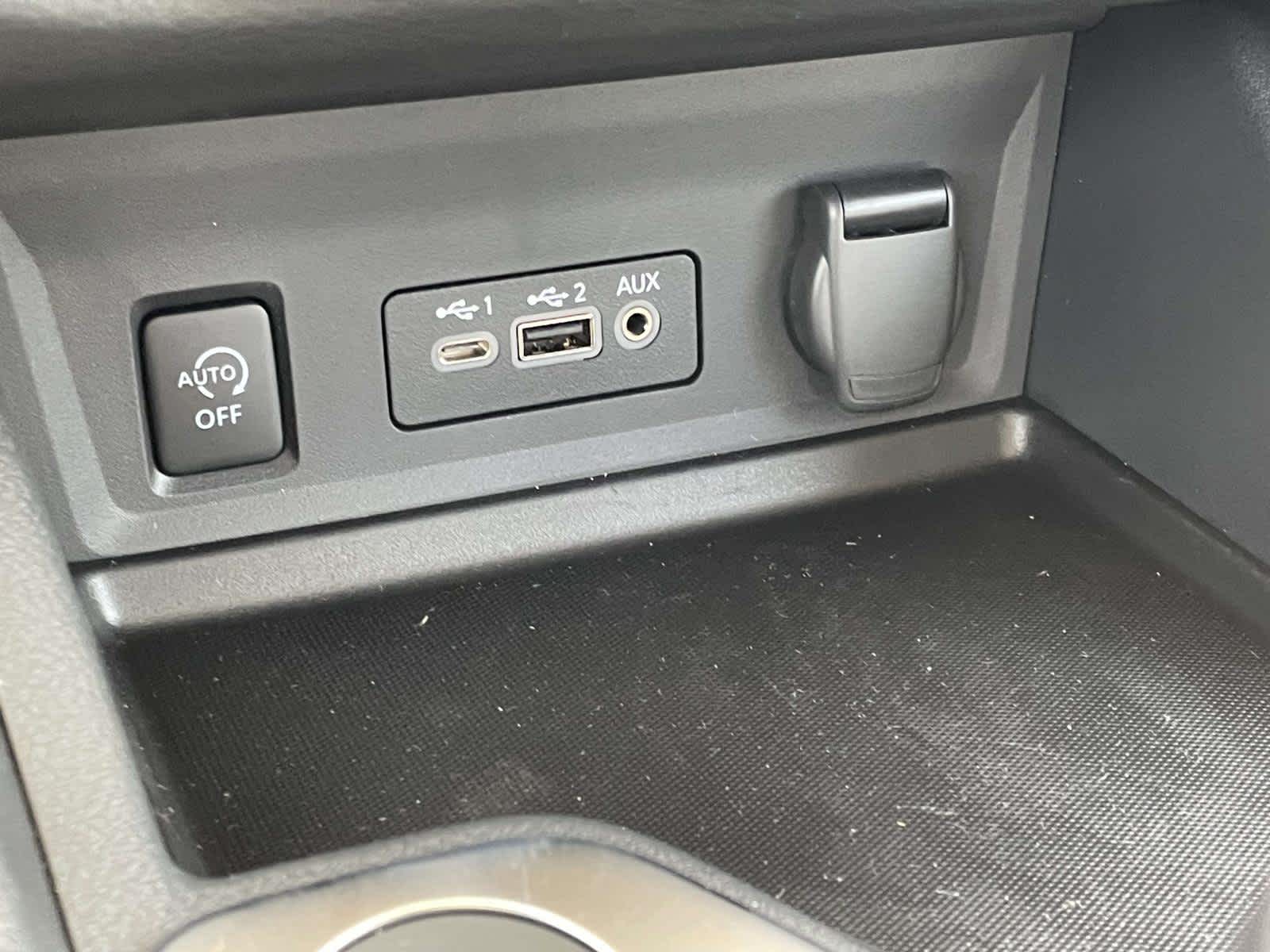 2025 Nissan Sentra SV photo 21