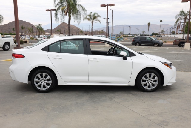 2024 Toyota Corolla LE photo 2