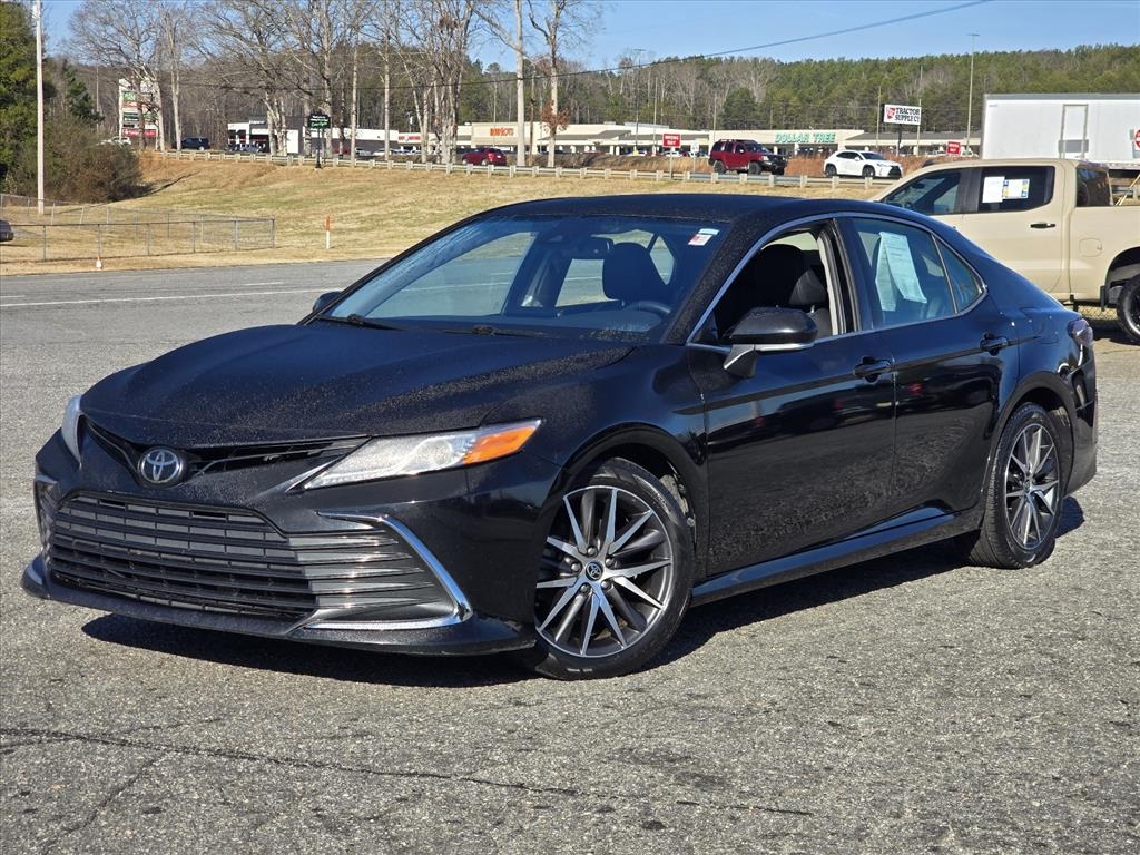 2022 Toyota Camry XLE's photo