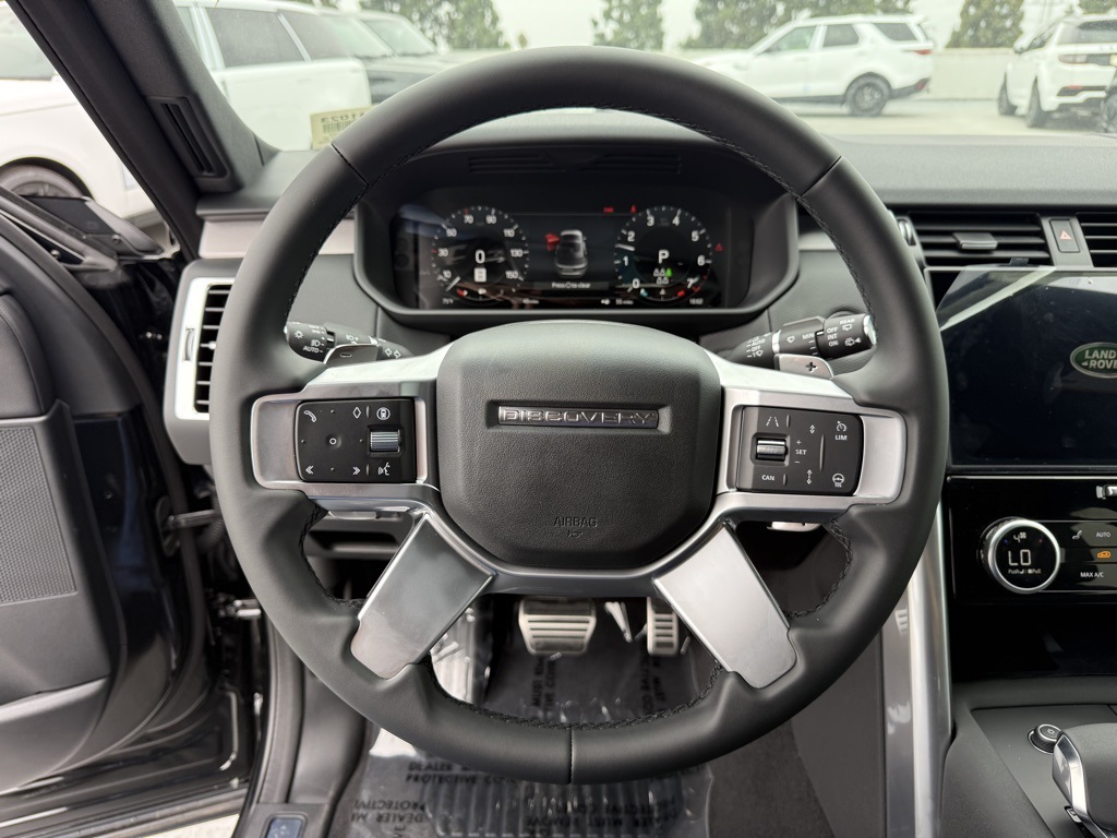 2025 Land Rover Discovery SE photo 15