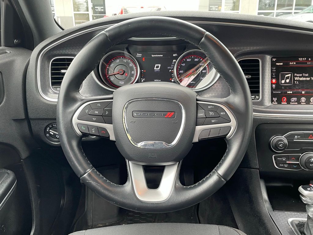 2016 Dodge Charger SXT photo 6
