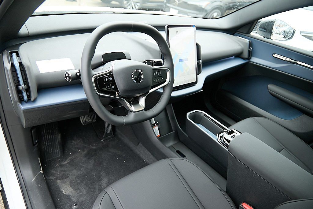 2026 VOLVO EX30 - Image 11