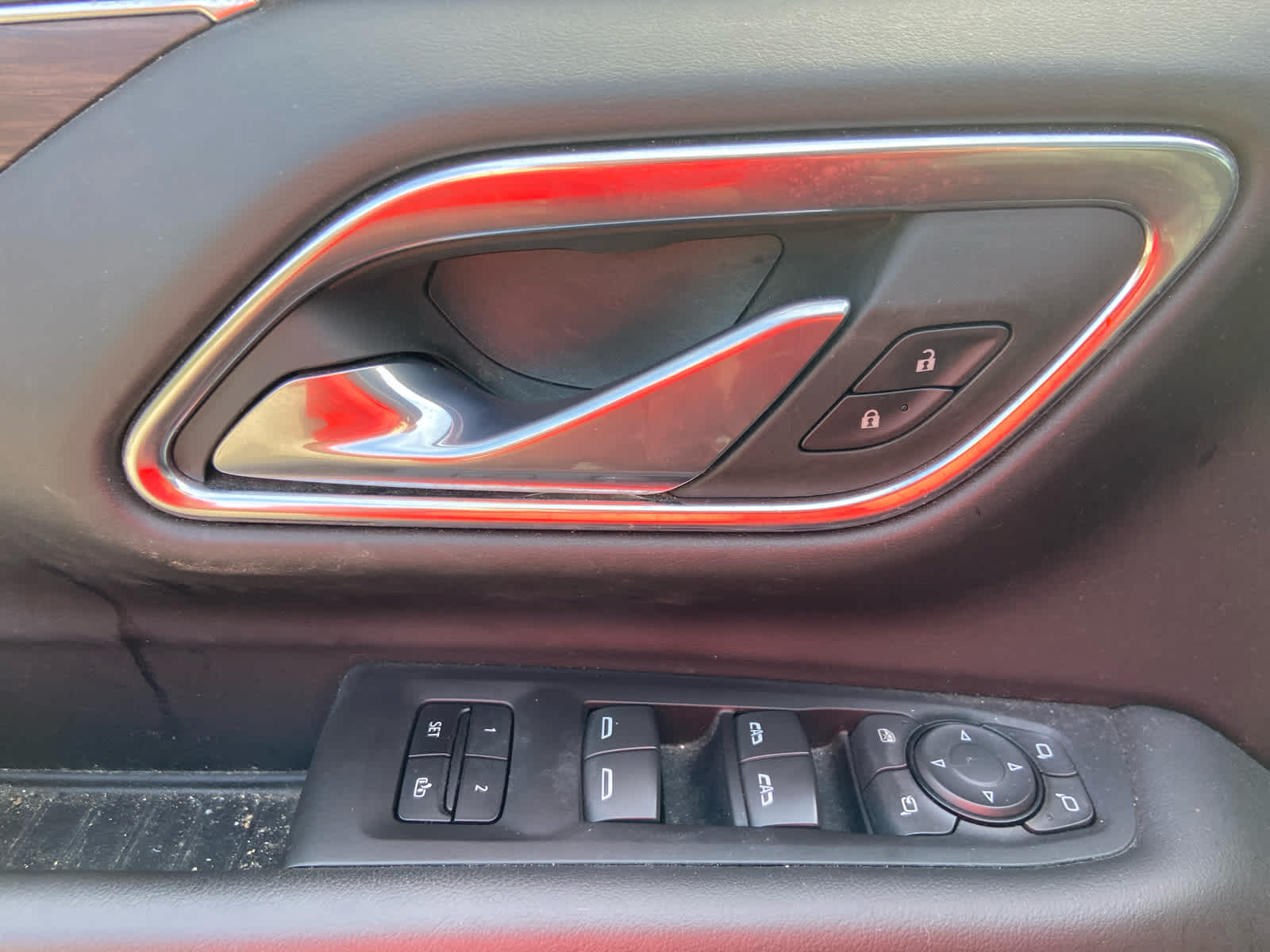 2023 Chevrolet Suburban LT photo 13