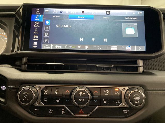 2025 Jeep Wrangler Rubicon photo 14
