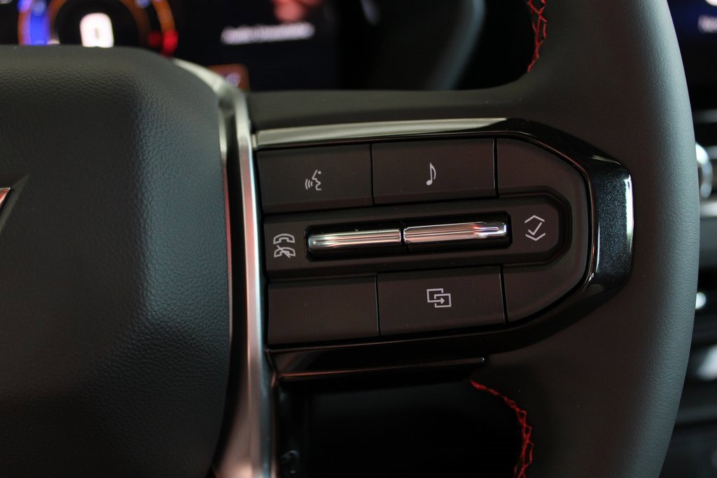 2025 Chevrolet Colorado LT photo 24
