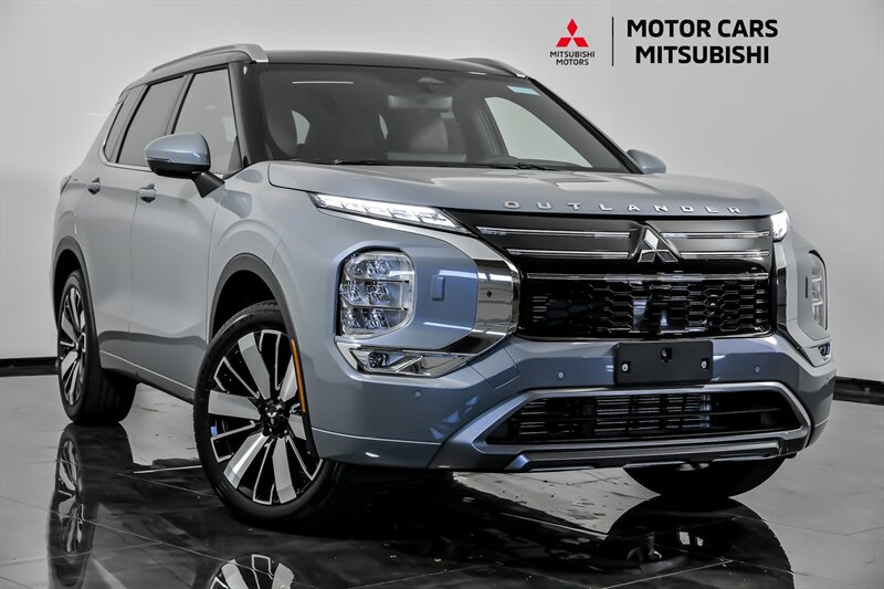 2025 Mitsubishi Outlander SEL's photo
