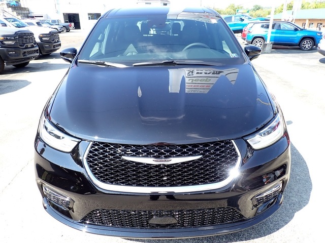 2026 Chrysler Pacifica photo 9