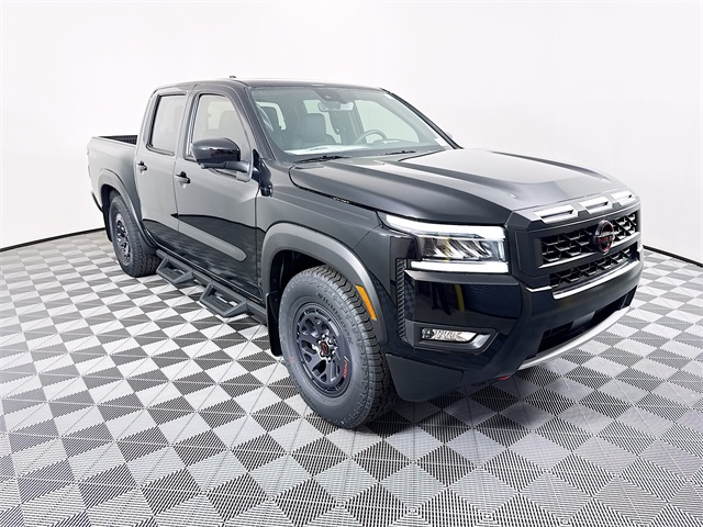 2025 Nissan Frontier PRO-X's photo