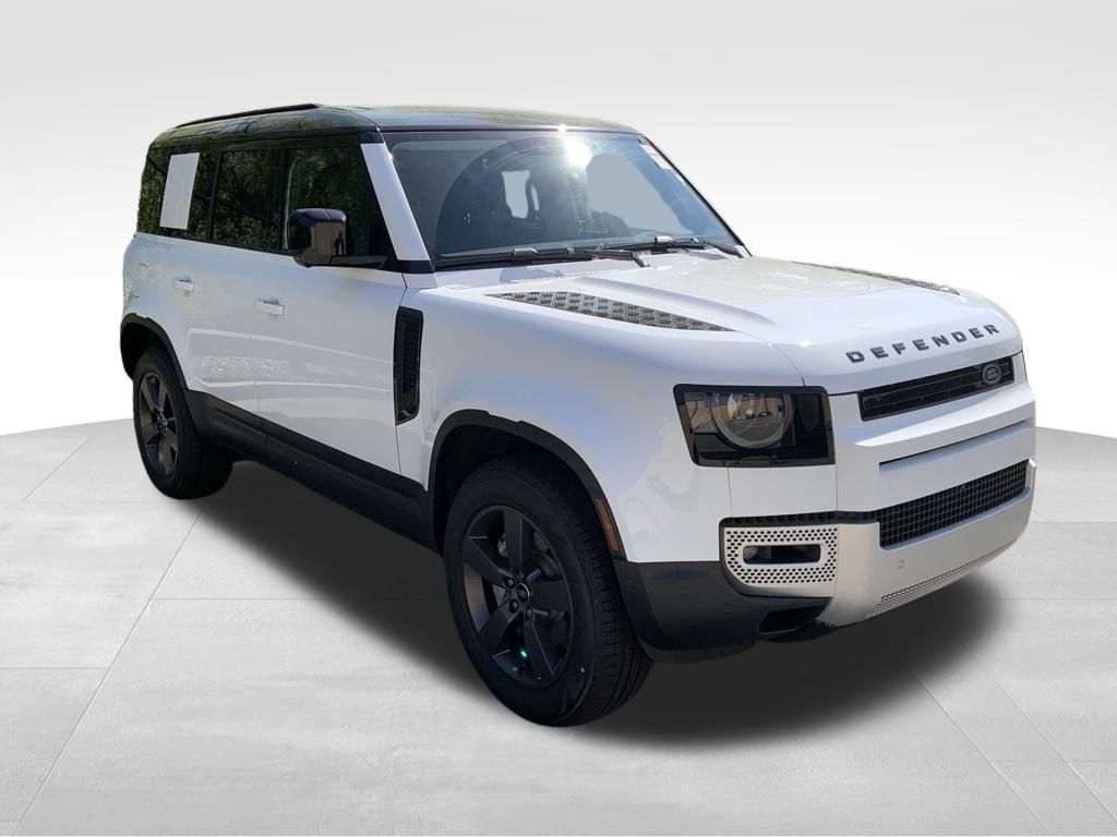 2025 Land Rover Defender 110 S photo 3