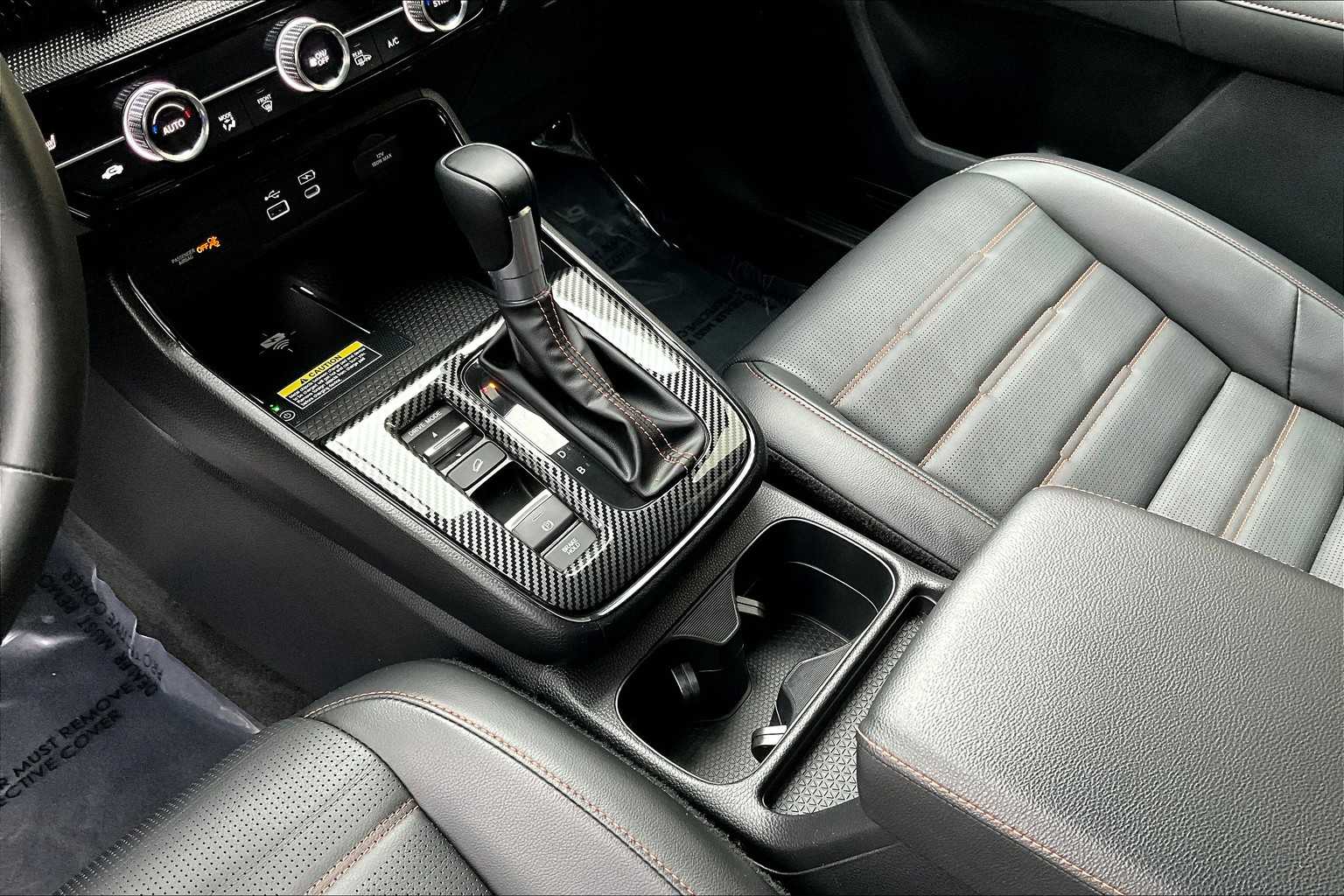 2025 Honda CR-V Hybrid Sport Touring photo 16