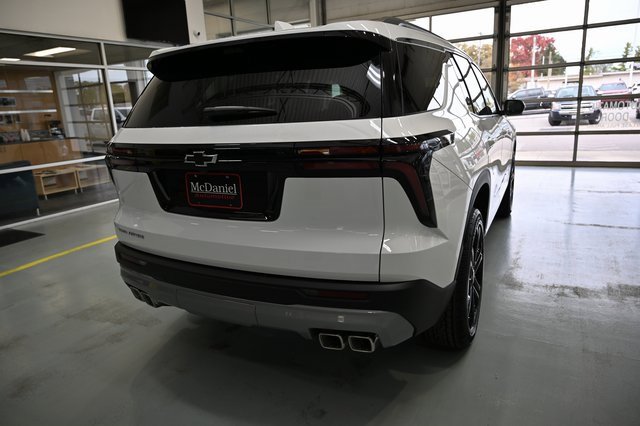 2026 Chevrolet Traverse photo 3