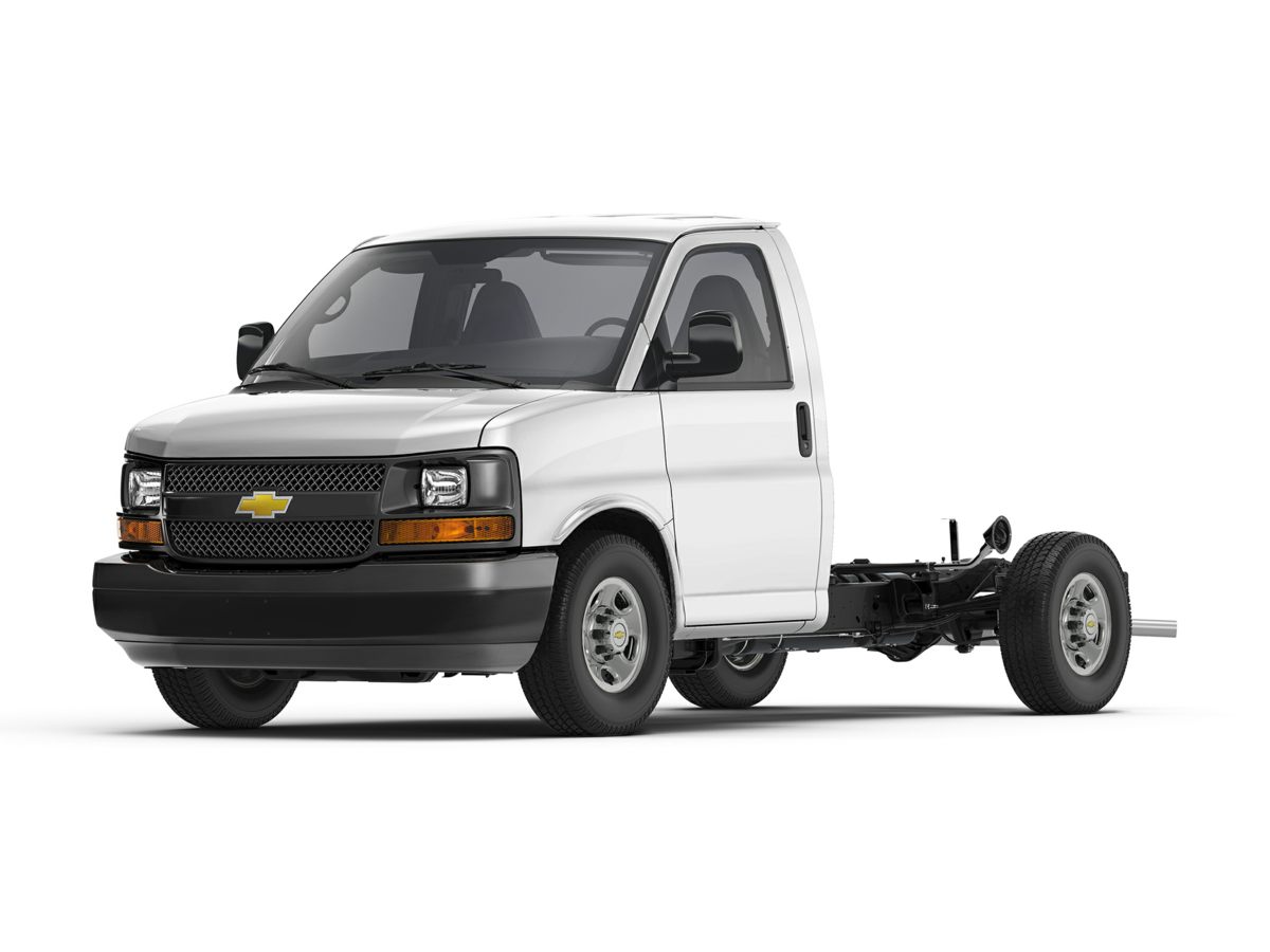 2015 Chevrolet Express Cutaway Base's photo