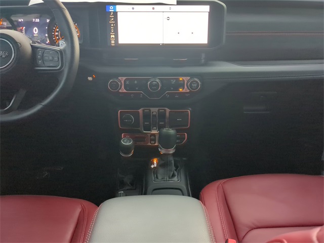2024 Jeep Wrangler Rubicon photo 13