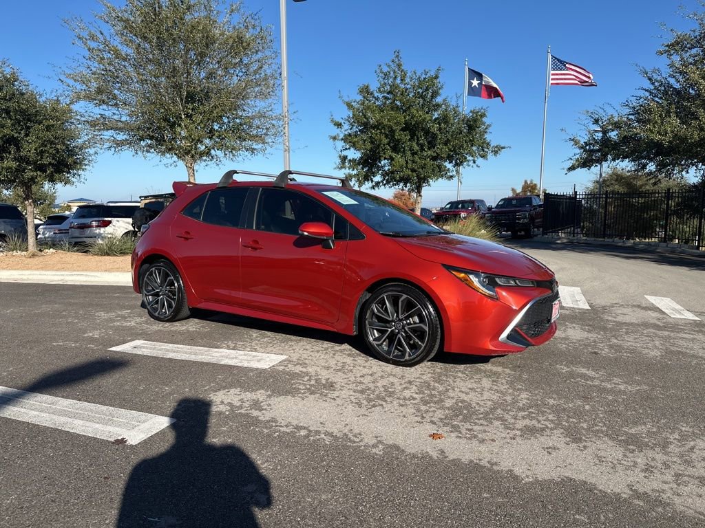 2019 Toyota Corolla Hatchback XSE's photo