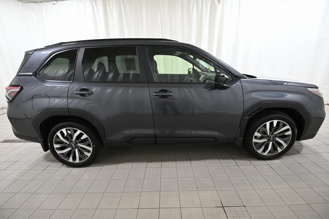 2025 Subaru Forester Touring photo 6