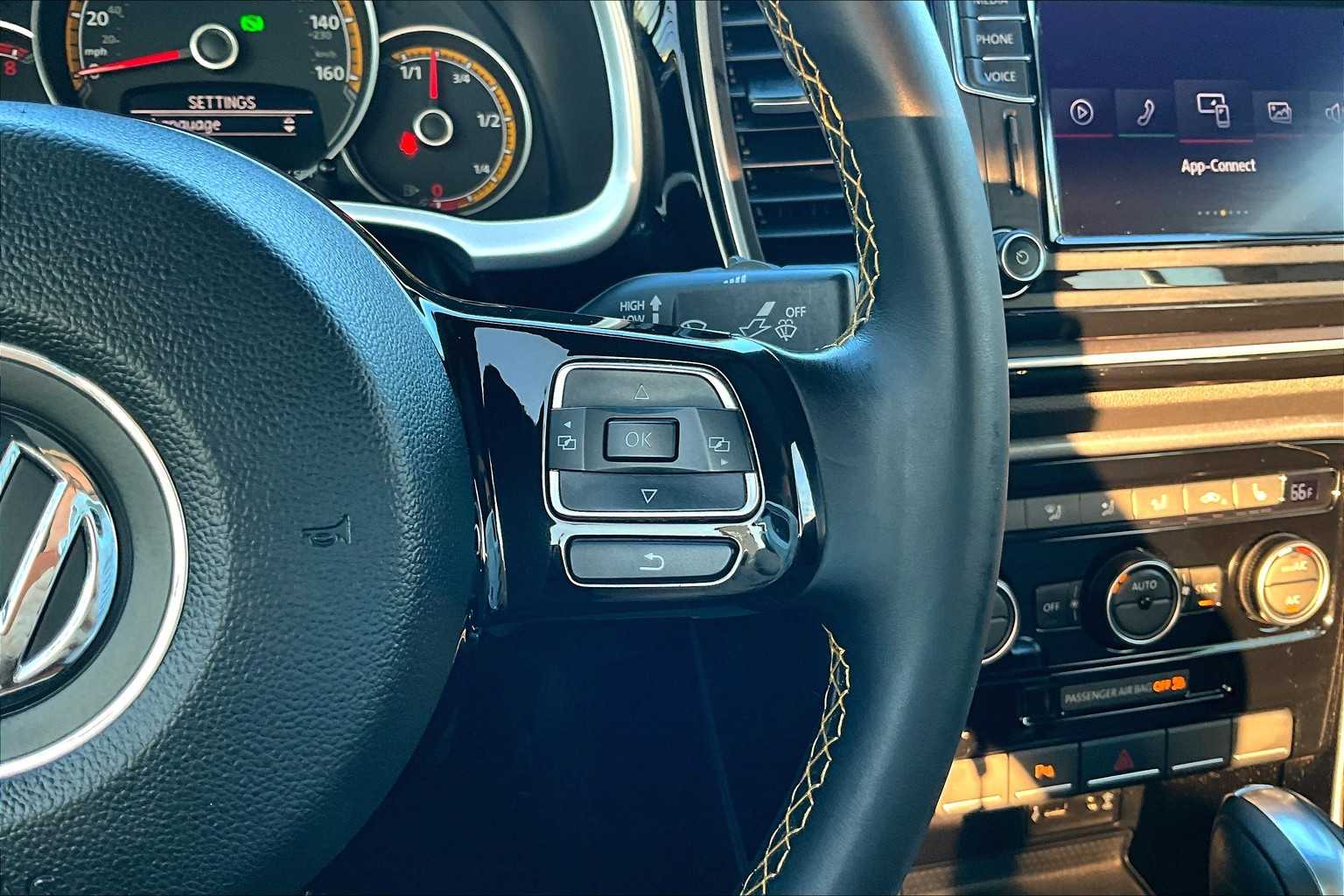 2018 Volkswagen Beetle Dune photo 22
