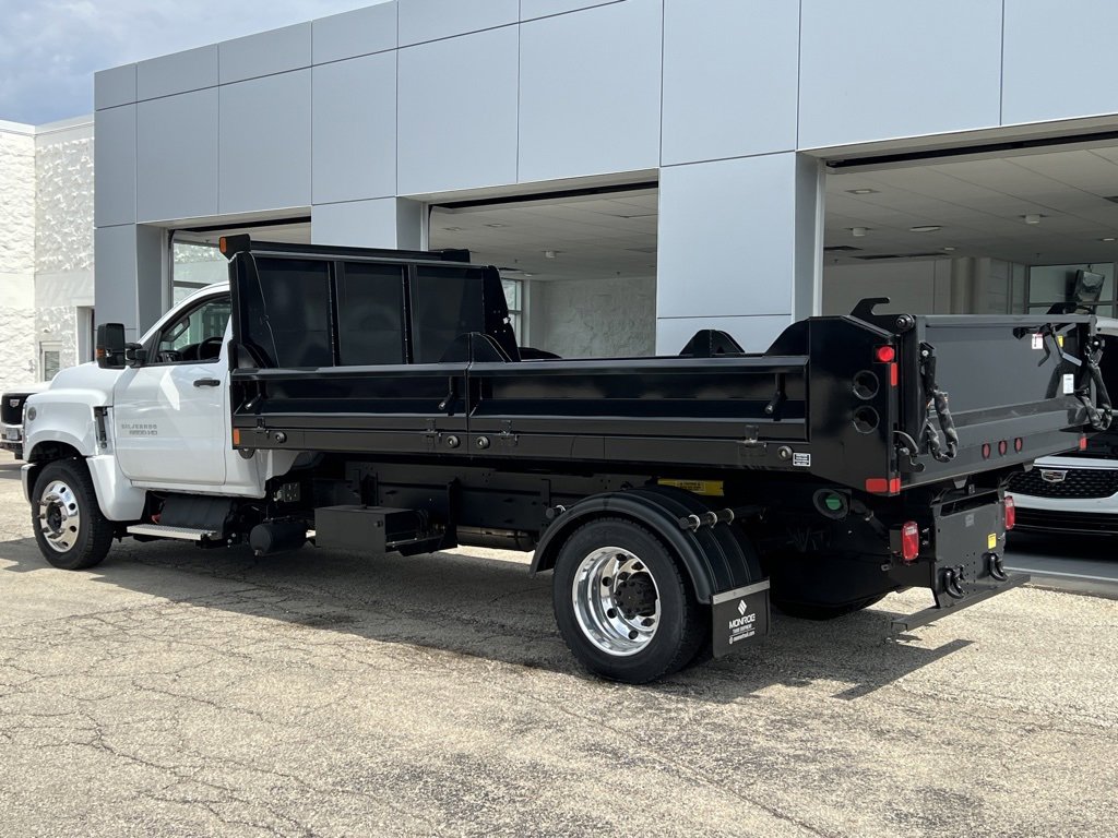 2024 Chevrolet Silverado 6500HD Work Truck photo 3