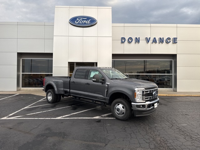 2026 Ford F-350 Super Duty XLT's photo