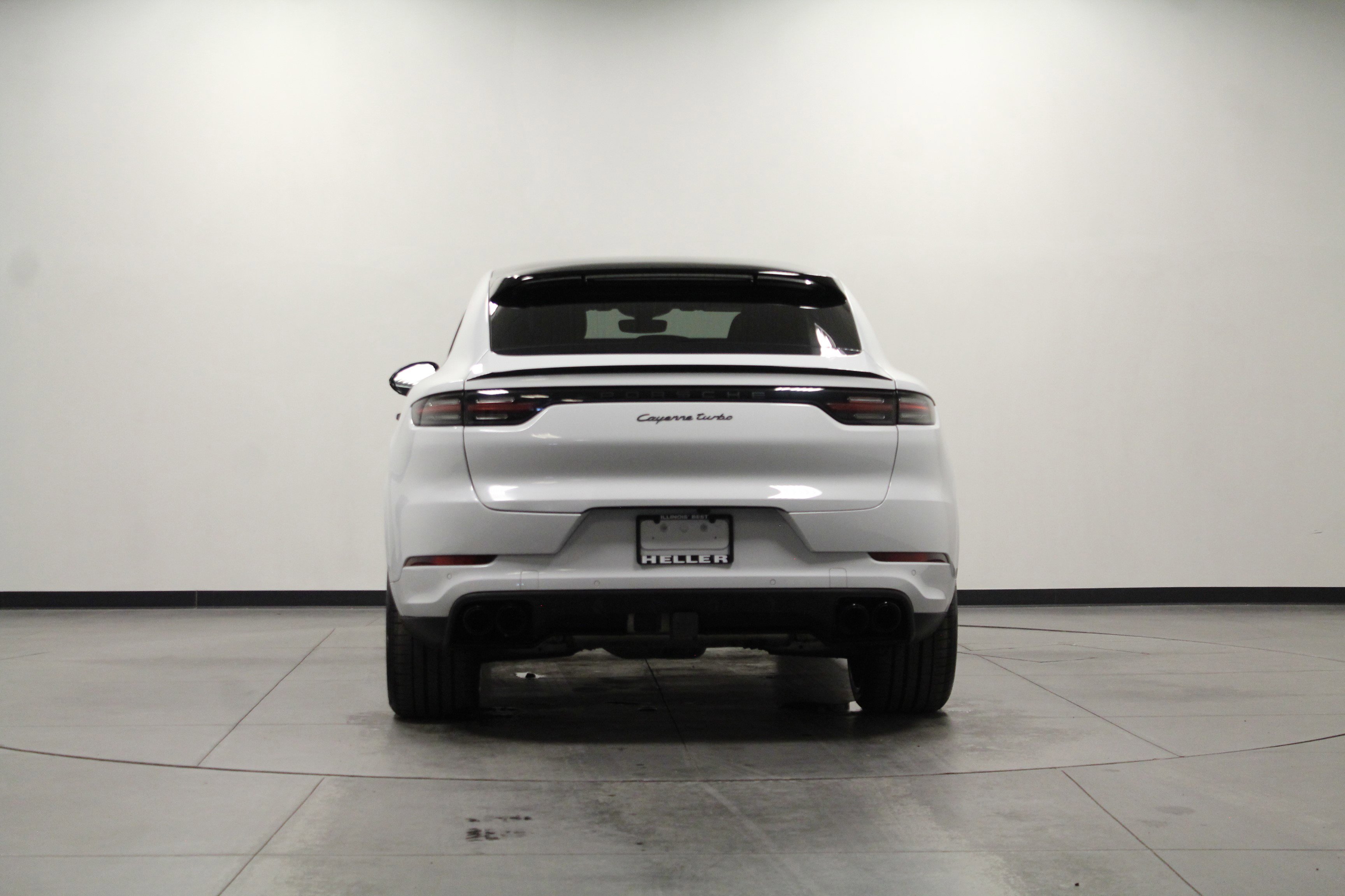 2023 Porsche Cayenne Coupe Turbo photo 4
