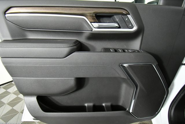 2025 Chevrolet Silverado 3500HD LT photo 19