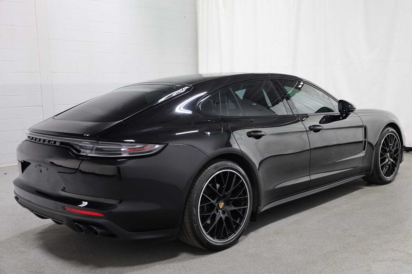 2023 Porsche Panamera 4 photo 7