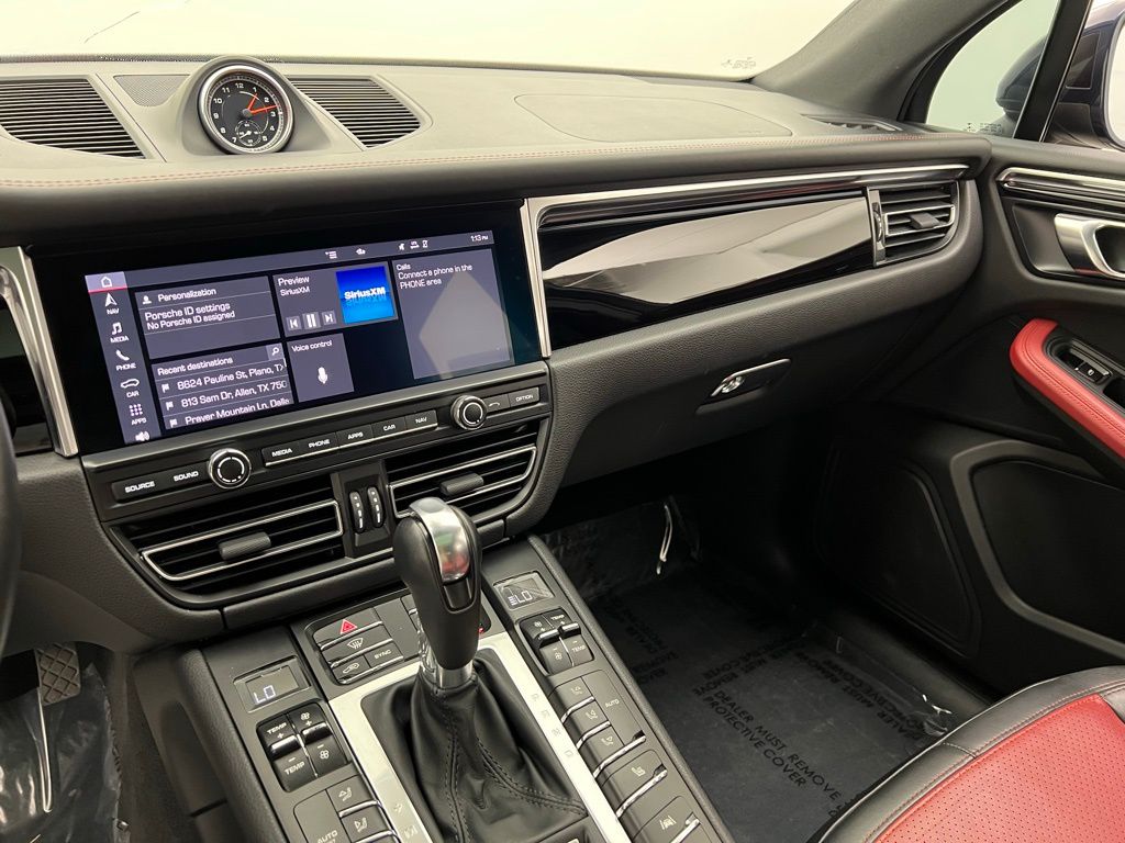 2021 Porsche Macan Base photo 10
