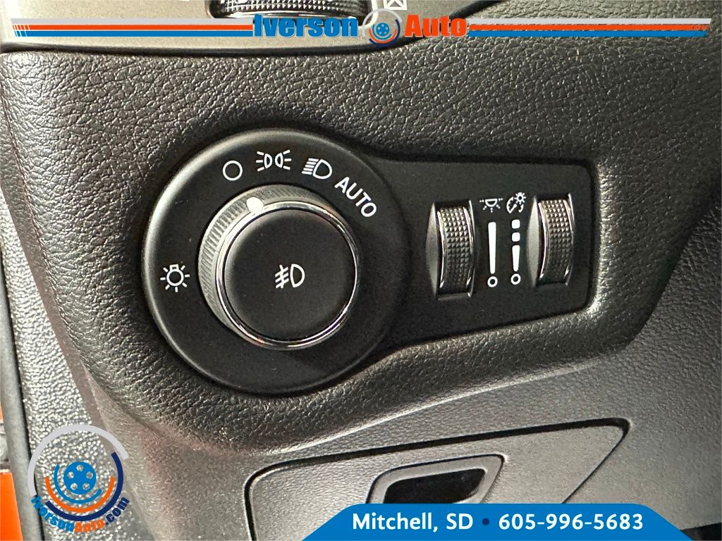 2021 Jeep Cherokee Latitude Lux photo 12