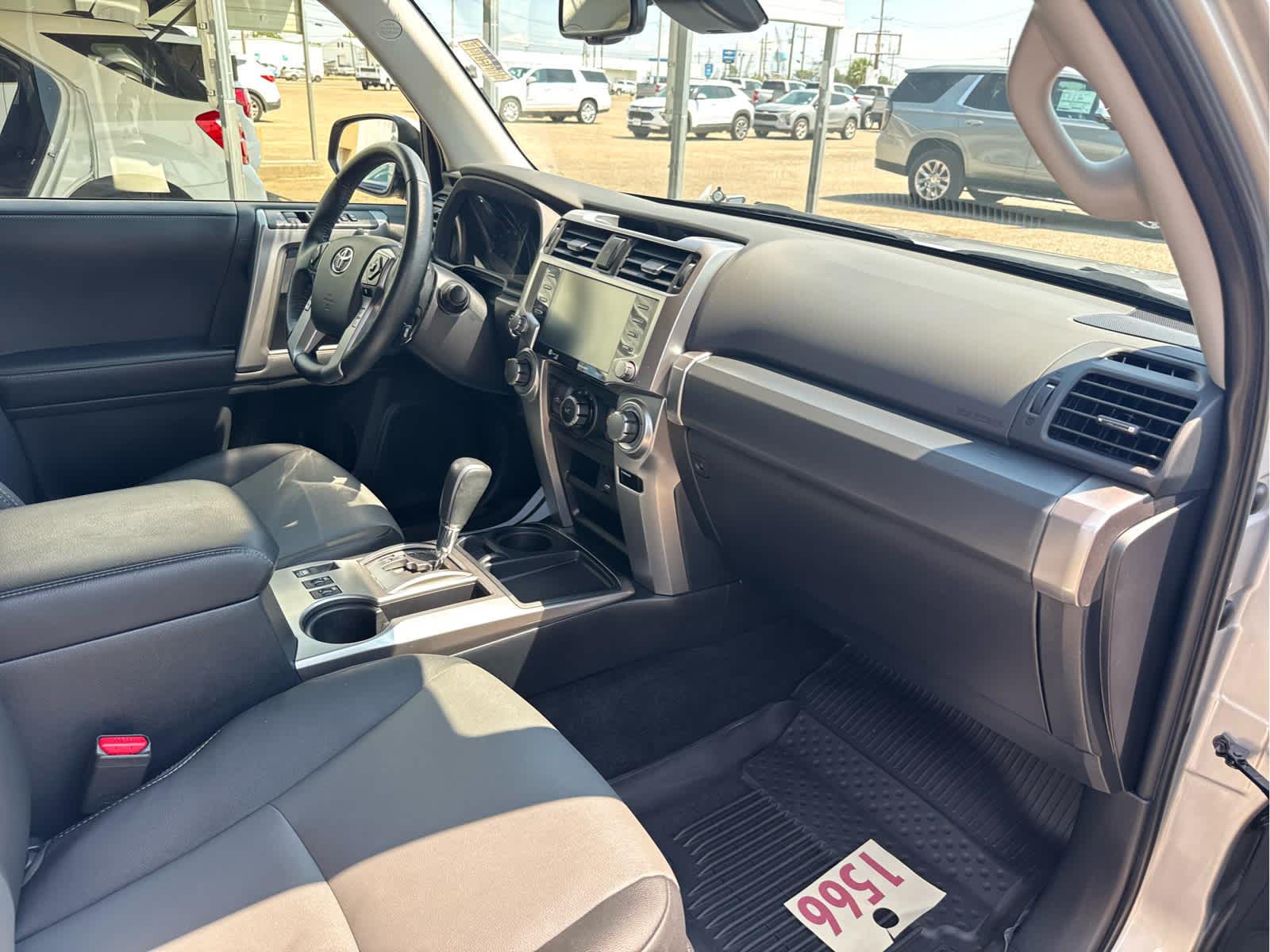2023 Toyota 4Runner SR5 Premium photo 5
