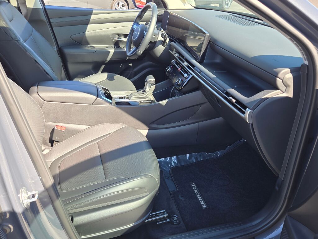 2025 Hyundai Tucson SEL Convenience photo 4