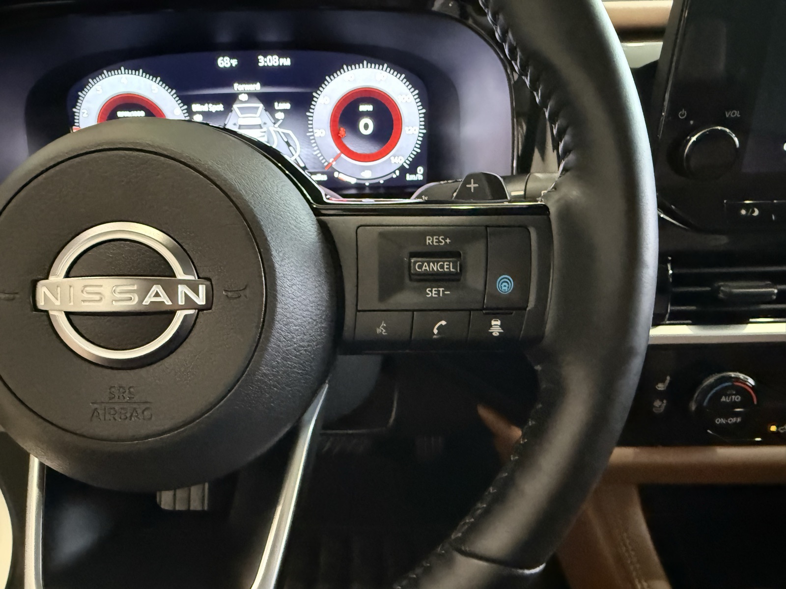 2023 Nissan Pathfinder Platinum photo 15