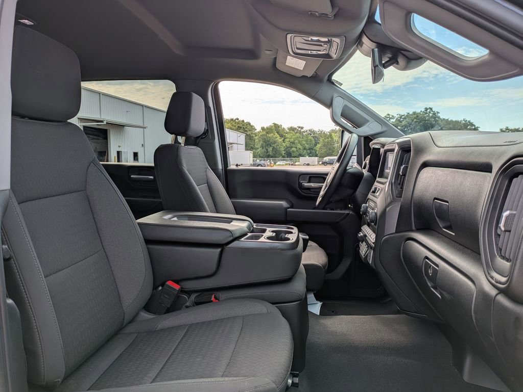 2024 Chevrolet Silverado 2500HD Custom photo 25