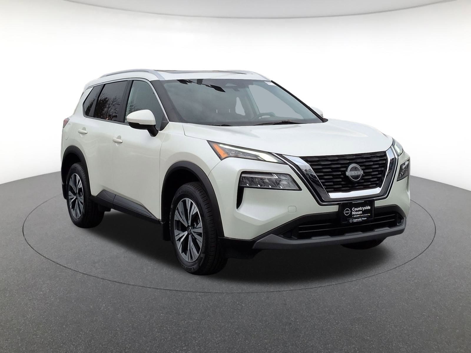 2022 Nissan Rogue SV photo 3