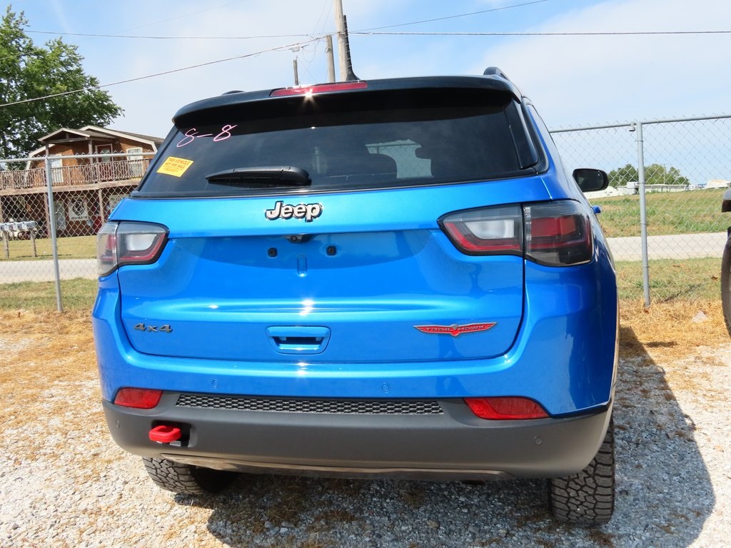 2024 Jeep Compass Trailhawk photo 3