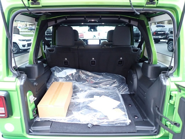 2025 Jeep Wrangler Sport S photo 4