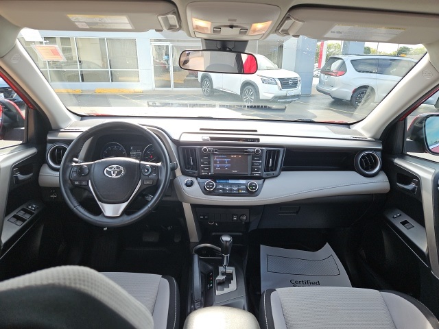 2017 Toyota RAV4 XLE photo 16