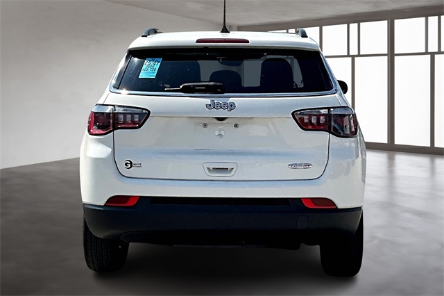 2020 Jeep Compass Latitude photo 4