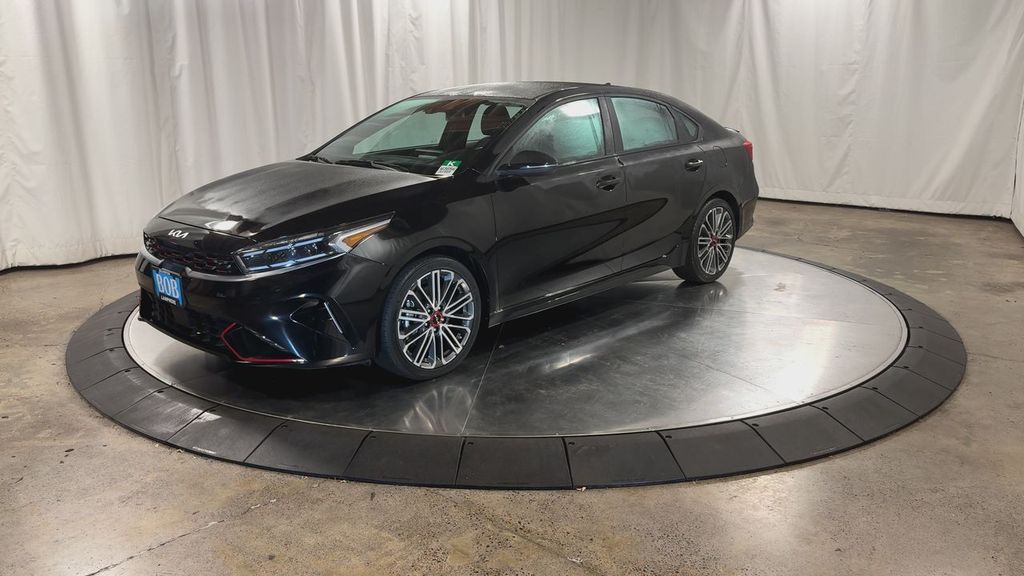 2023 Kia Forte GT photo 4